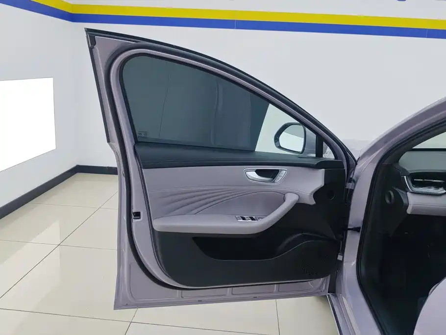 Roewe M7 DMH — миниатюра 7