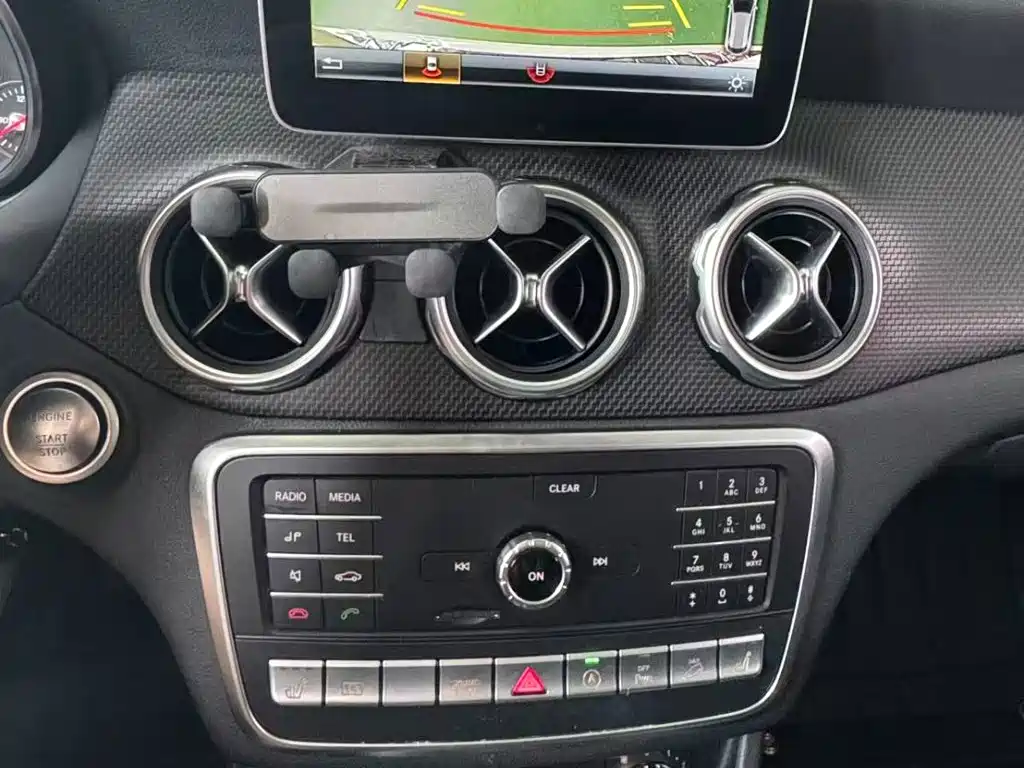 Mercedes-Benz GLA — миниатюра 6