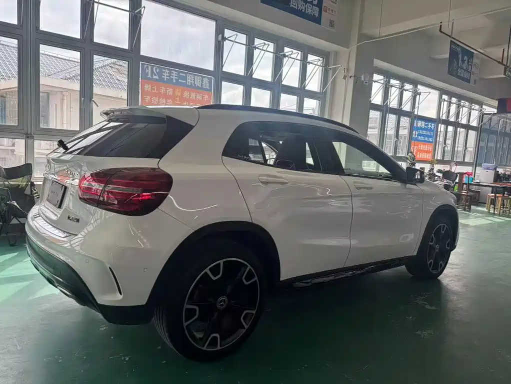 Mercedes-Benz GLA — миниатюра 12