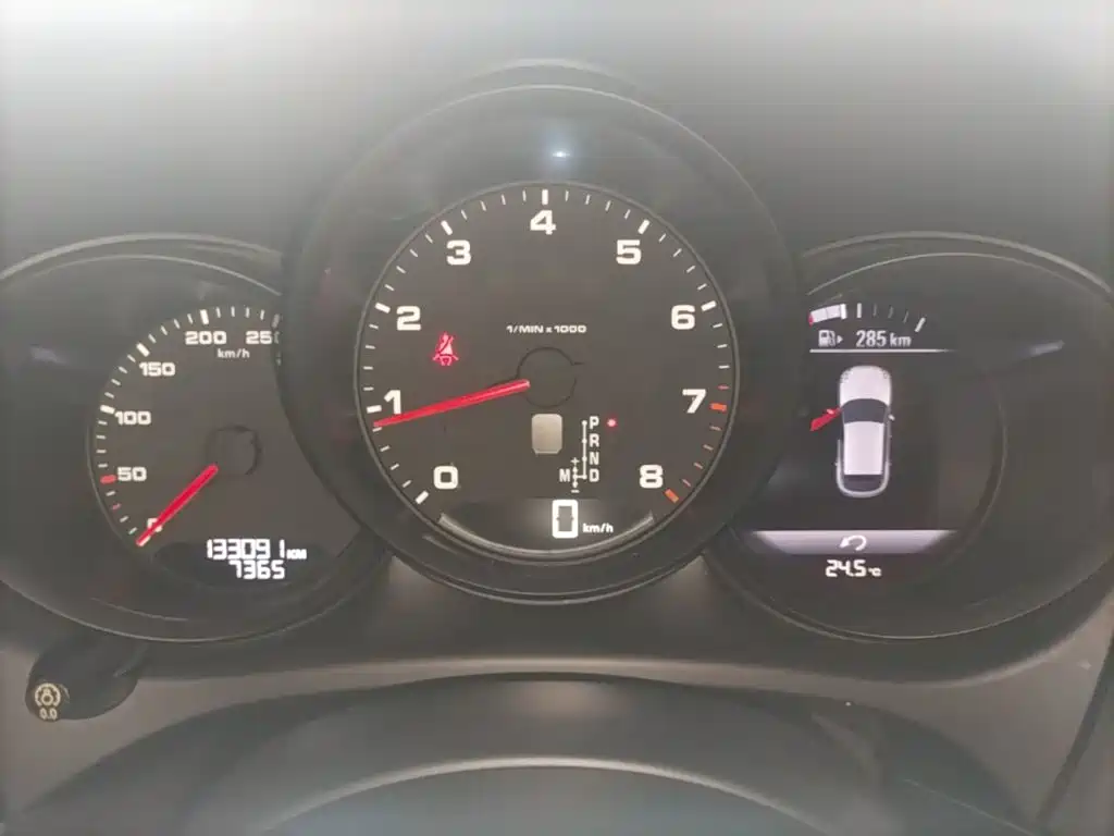 Porsche Macan — миниатюра 8