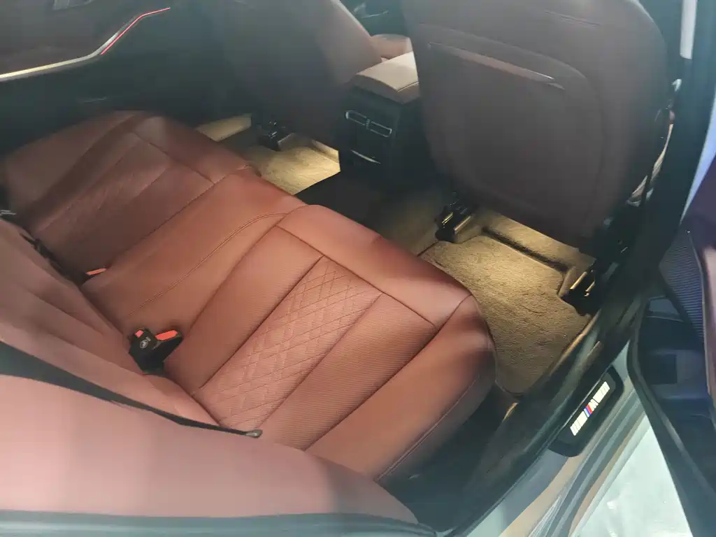 BMW 3 Series — миниатюра 11
