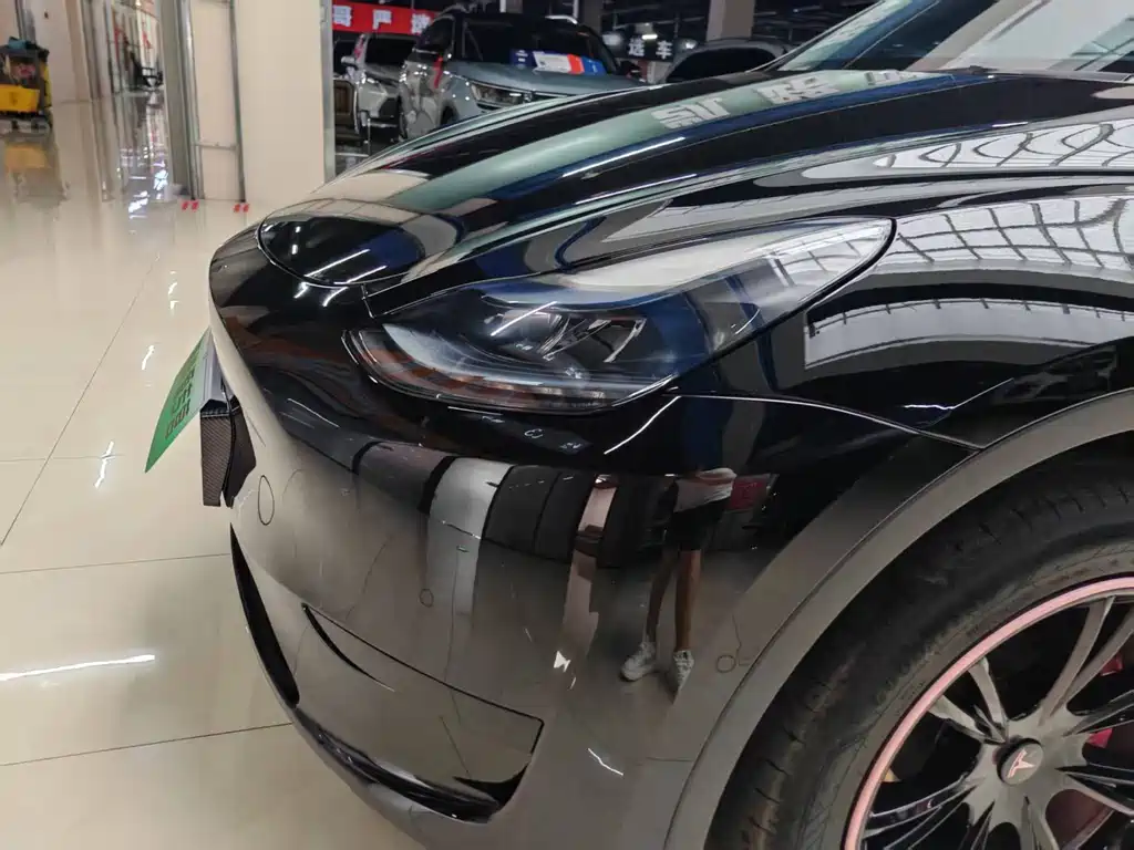Tesla Model Y — миниатюра 19
