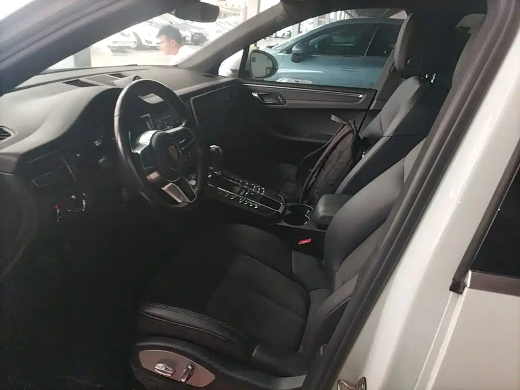 Porsche Macan — миниатюра 11
