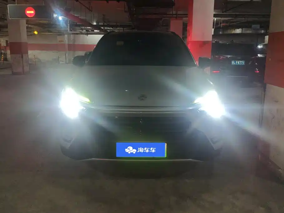 NIO ES8 — миниатюра 2
