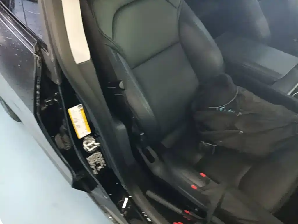 Tesla Model 3 — миниатюра 25