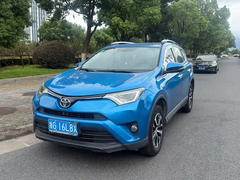 Toyota RAV4 — миниатюра 3