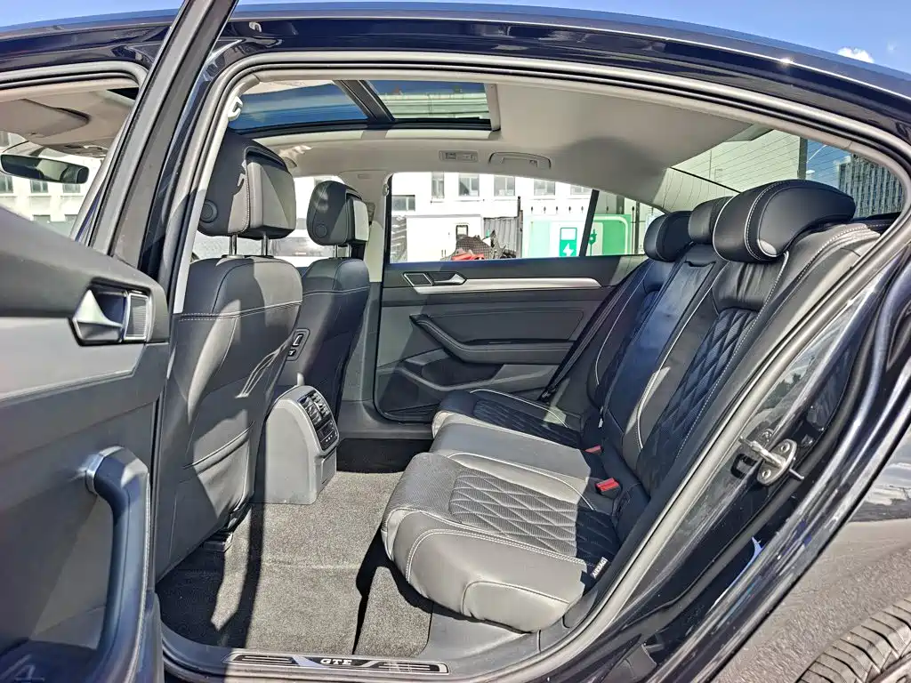 Volkswagen Magotan PHEV — миниатюра 17