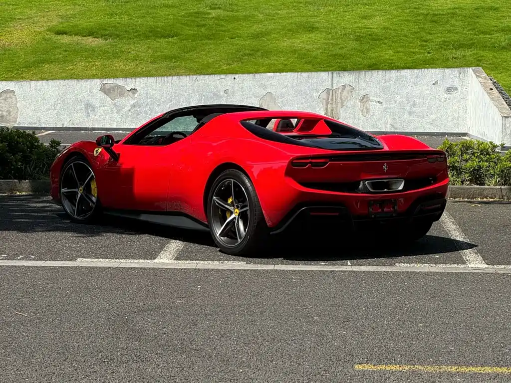 Ferrari 296 — миниатюра 6