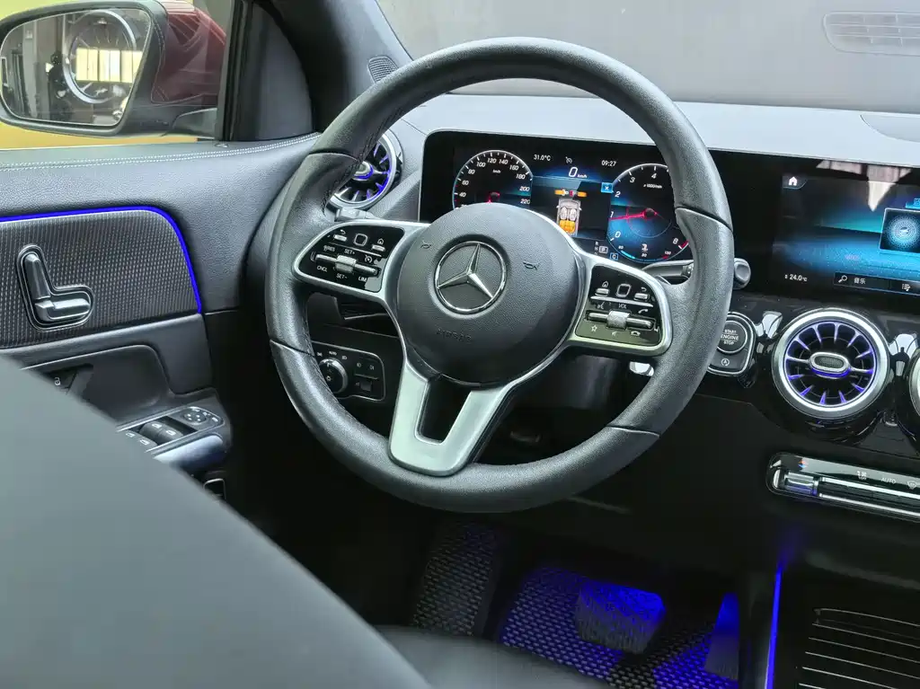 Mercedes-Benz GLA — миниатюра 12
