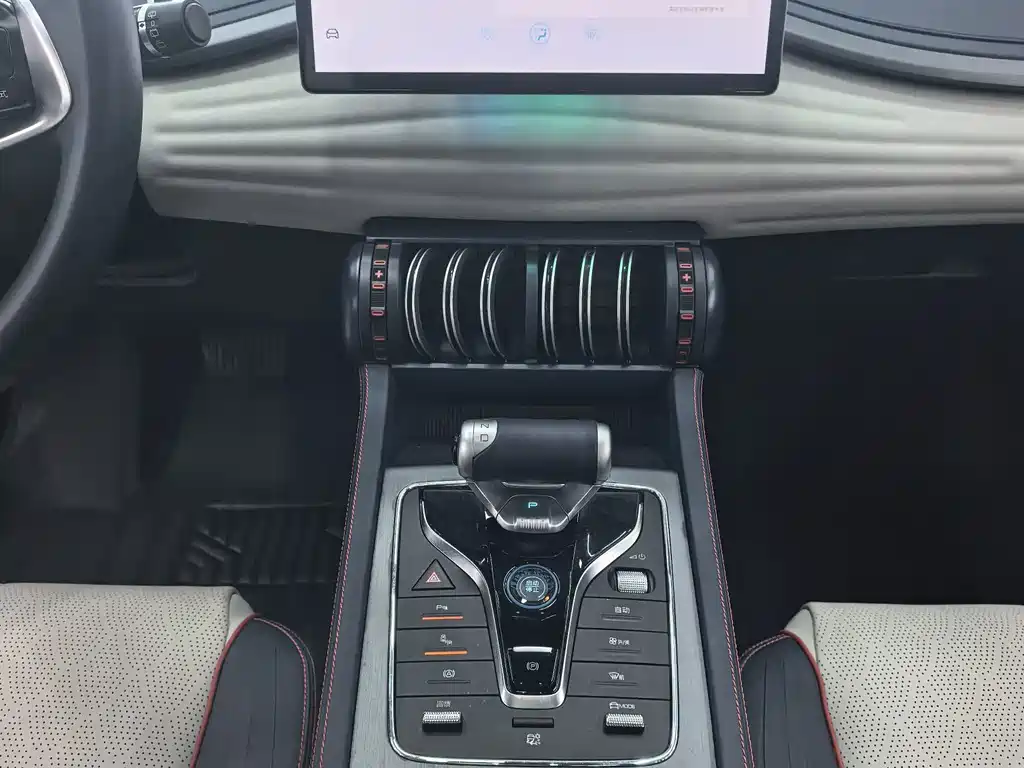 BYD Yuan Plus — миниатюра 10