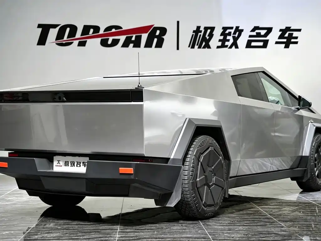 Tesla Cybertruck 2025 Electric