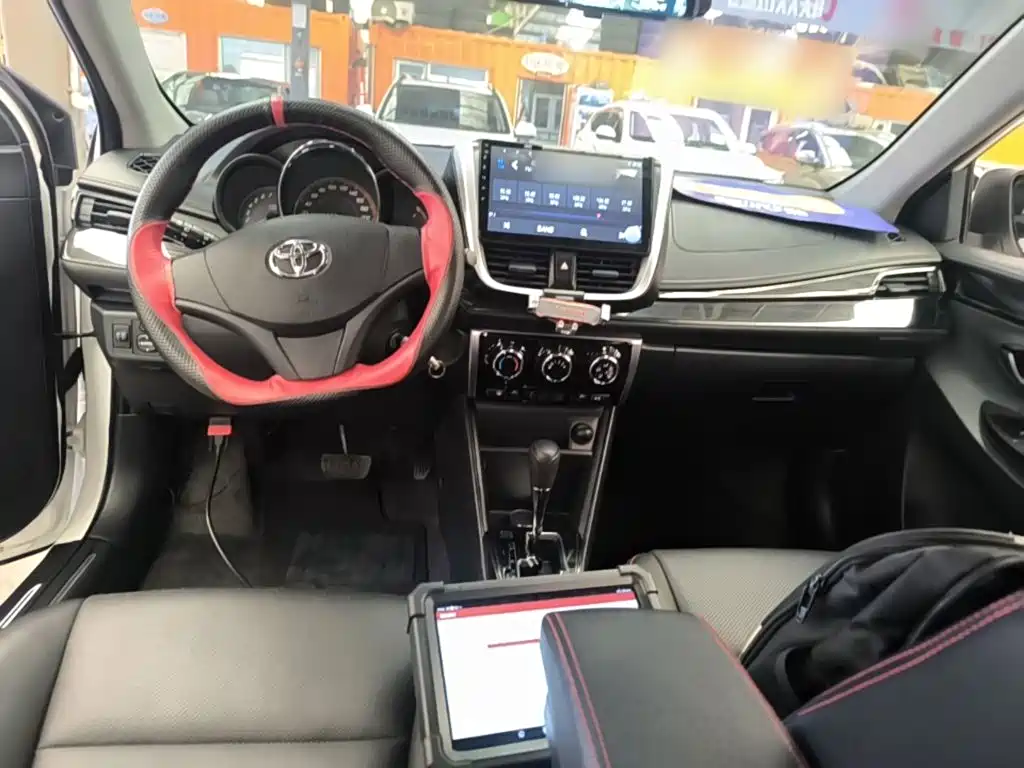 Toyota Yaris L — миниатюра 10