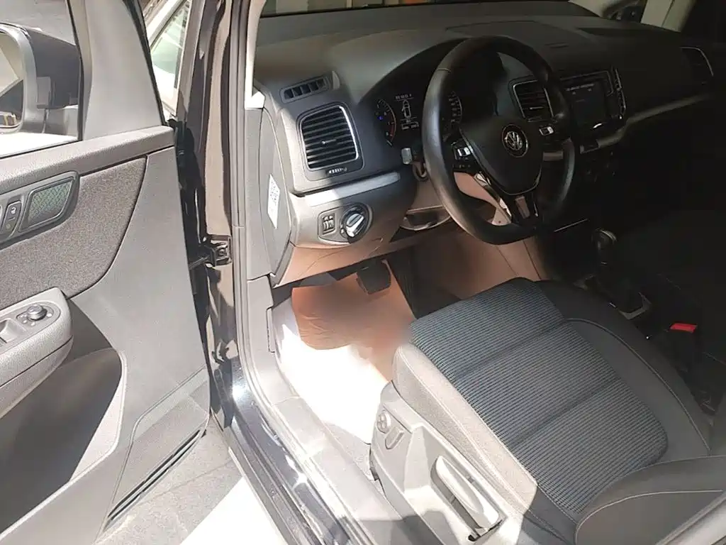 Volkswagen Sharan — миниатюра 16