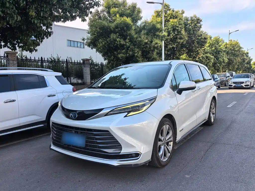 Toyota Sienna 2023 2.5L Hybrid Premium Edition