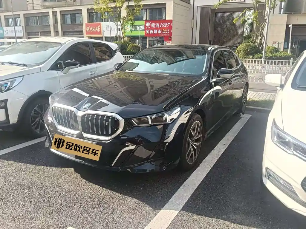 BMW i5