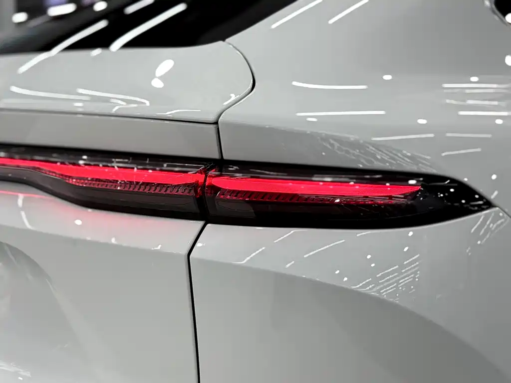 NIO EC6 - фото 18