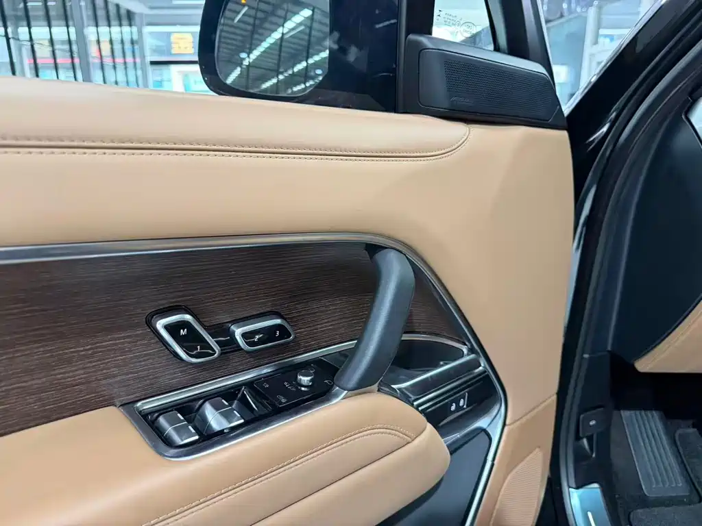 Land Rover Range Rover — миниатюра 14