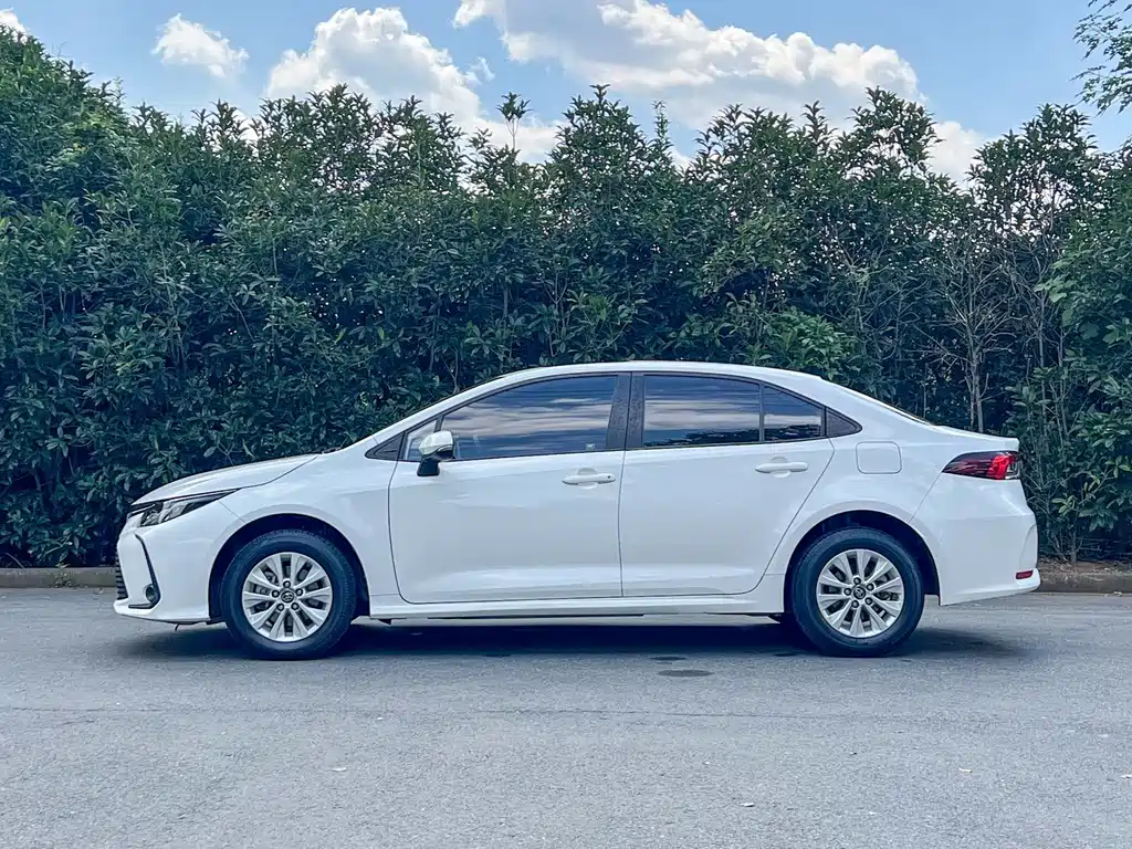 Toyota Corolla — миниатюра 6
