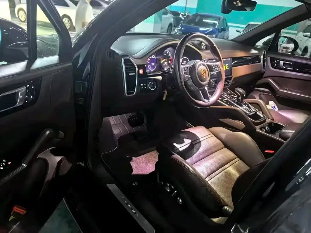Porsche Cayenne Hybrid — миниатюра 10