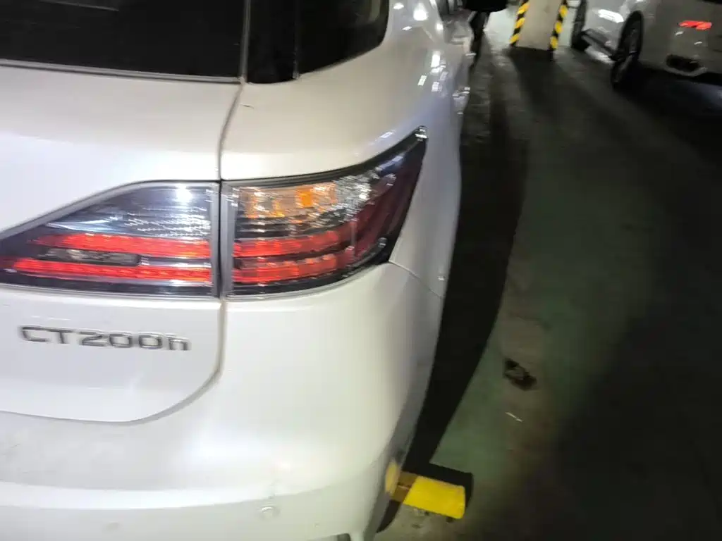 Lexus CT — миниатюра 8