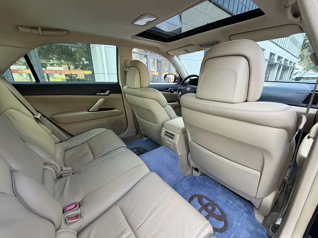 Toyota Reiz — миниатюра 12