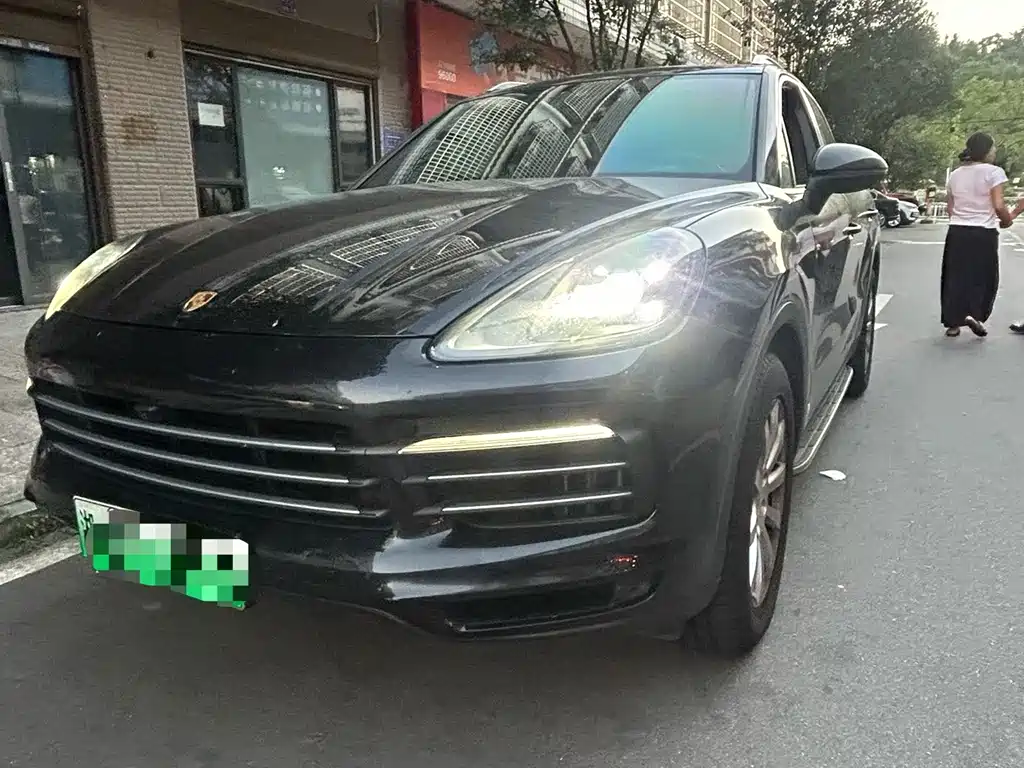Porsche Cayenne Hybrid — миниатюра 12