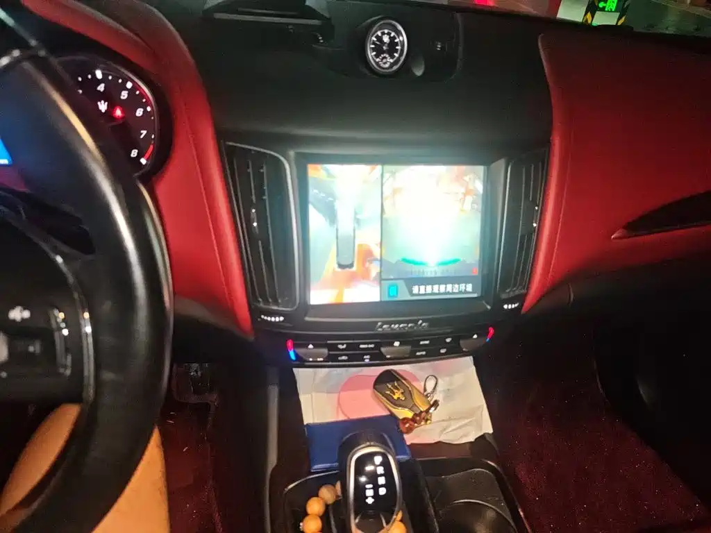 Maserati Levante — миниатюра 10
