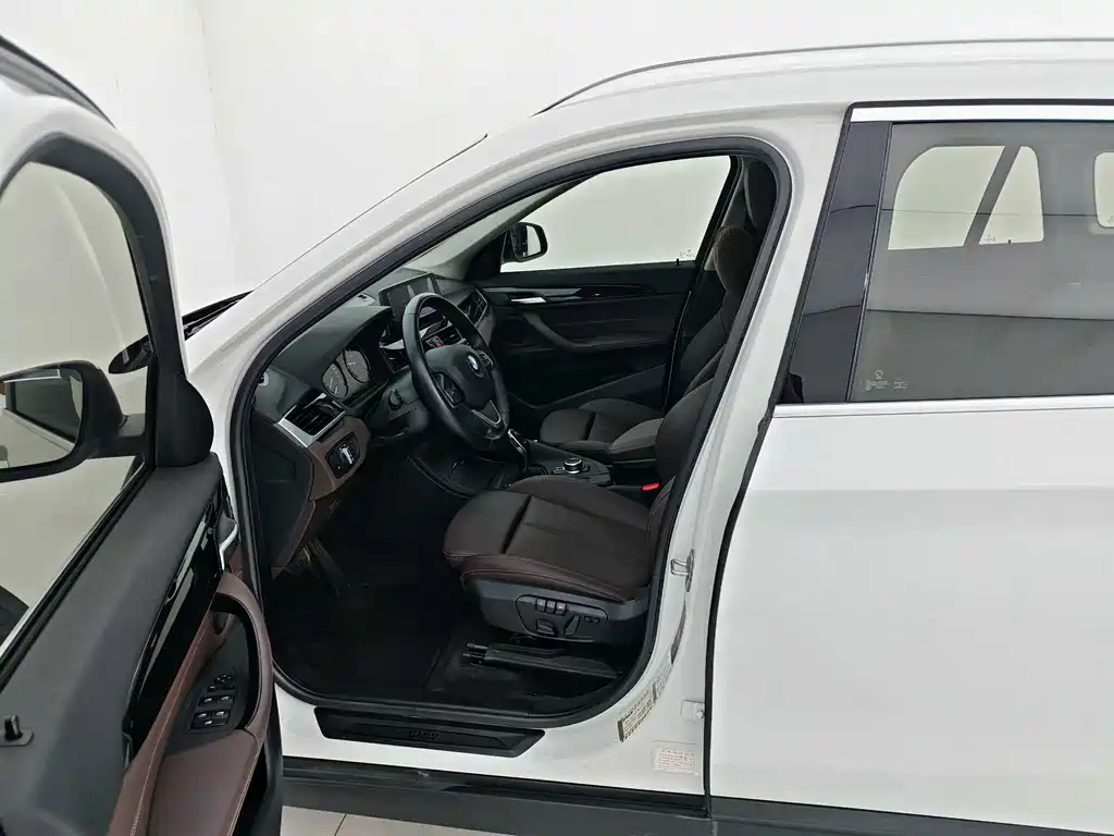 BMW X1 2020 sDrive25Li Lead