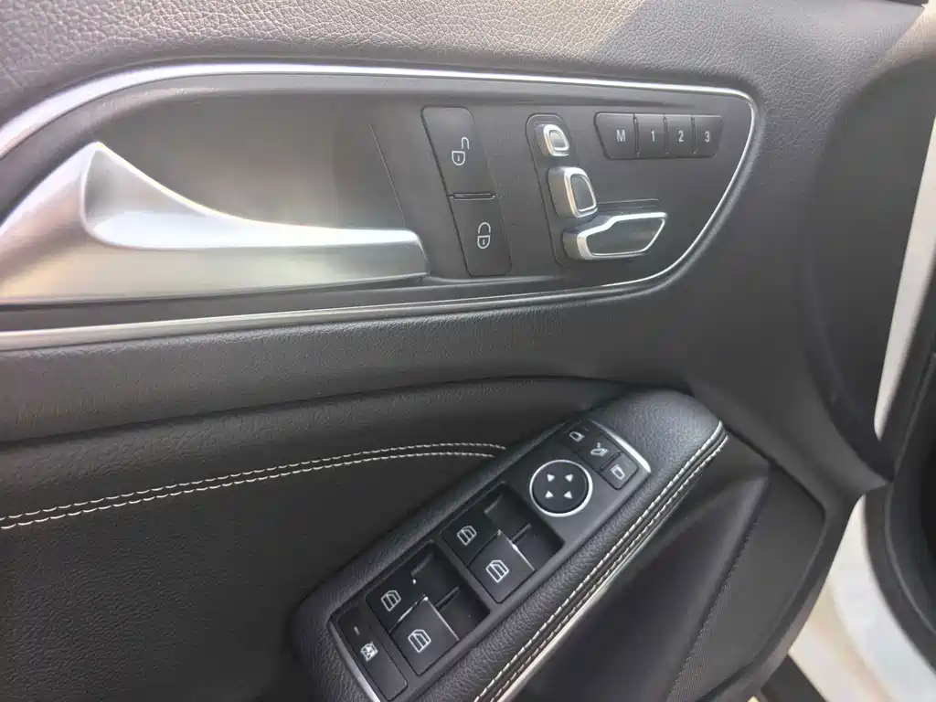 Mercedes-Benz GLA — миниатюра 13