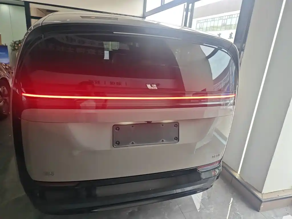 Li Auto Li MEGA — миниатюра 6