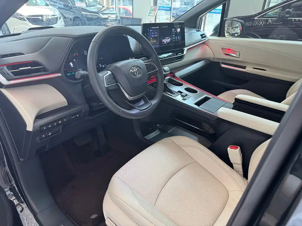 Toyota Granvia — миниатюра 7
