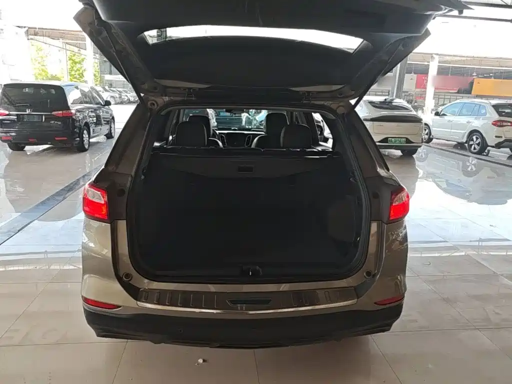 Chevrolet Equinox — миниатюра 19