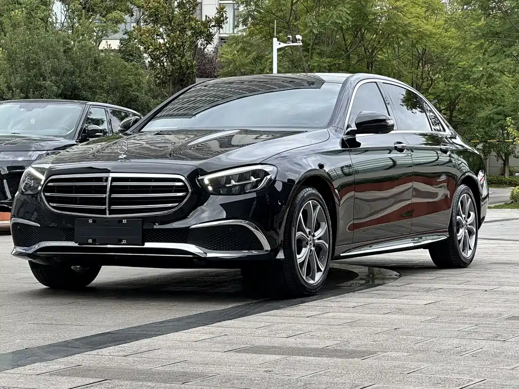 Mercedes-Benz E-Class — миниатюра 3