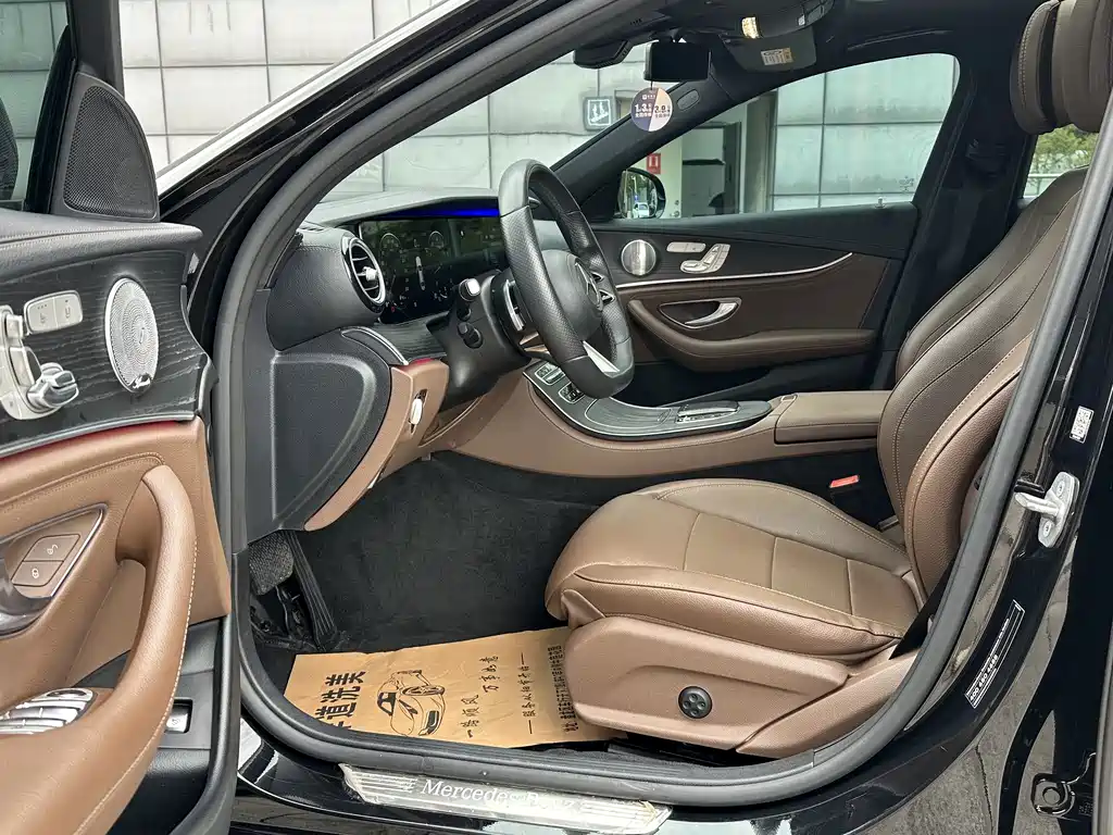 Mercedes-Benz E-Class — миниатюра 4