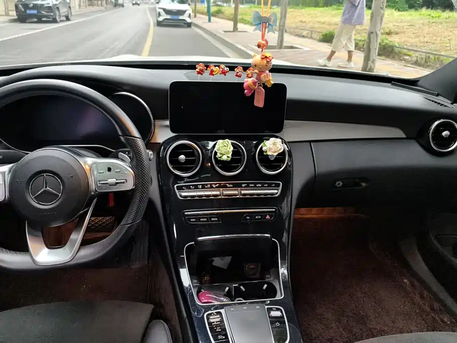 Mercedes-Benz C-Class — миниатюра 13