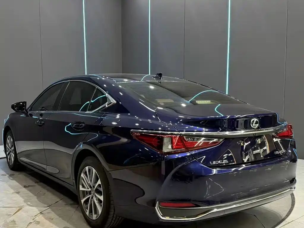 Lexus ES — миниатюра 8