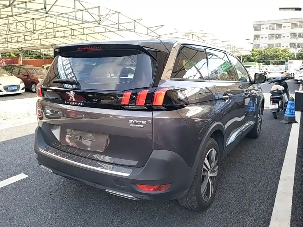 Peugeot 5008 2017 350THP 5 мест Elite