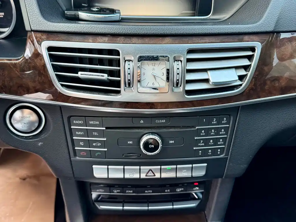 Mercedes-Benz E-Class — миниатюра 12