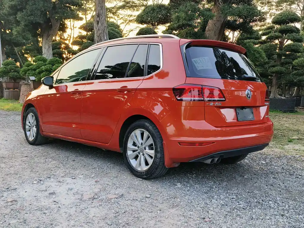 VOLKSWAGEN GOLF*JIAYU