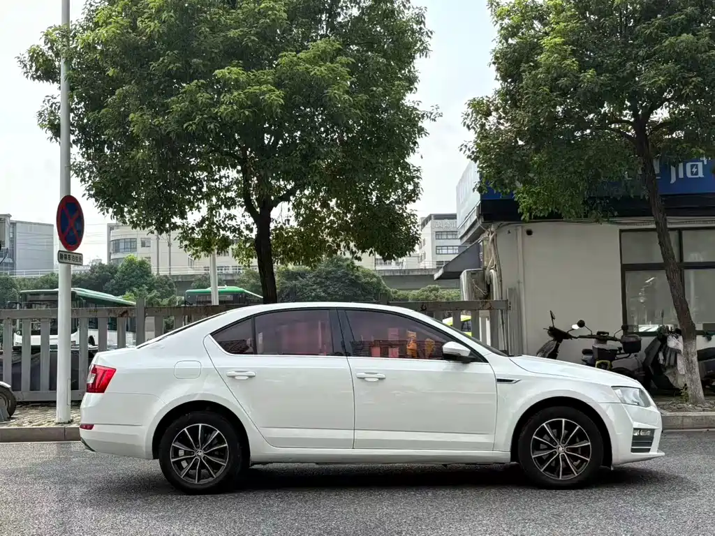 SKODA OCTAVIA