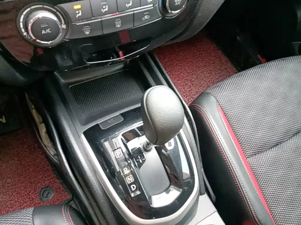 Nissan Qashqai — миниатюра 14