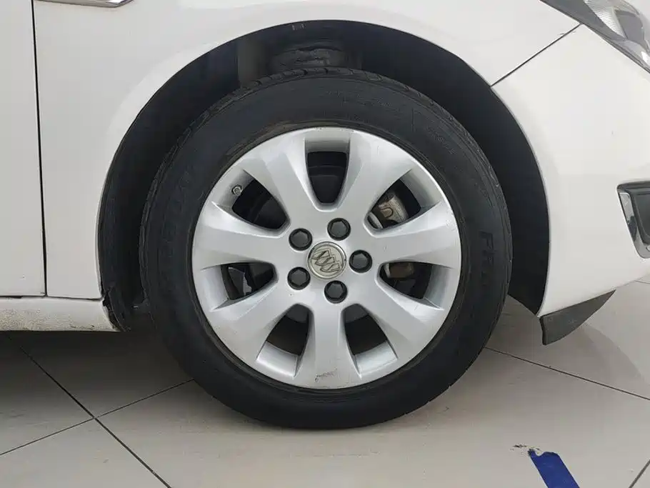 Buick Regal — миниатюра 6