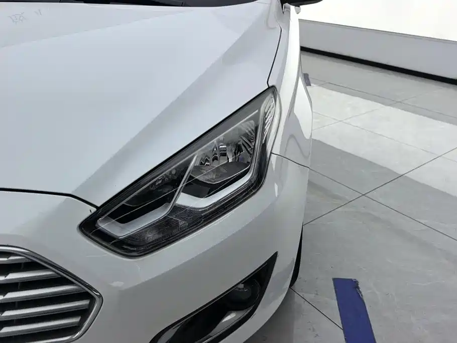 Ford Escort — миниатюра 5