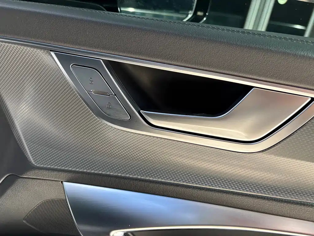 Audi A6L — миниатюра 37
