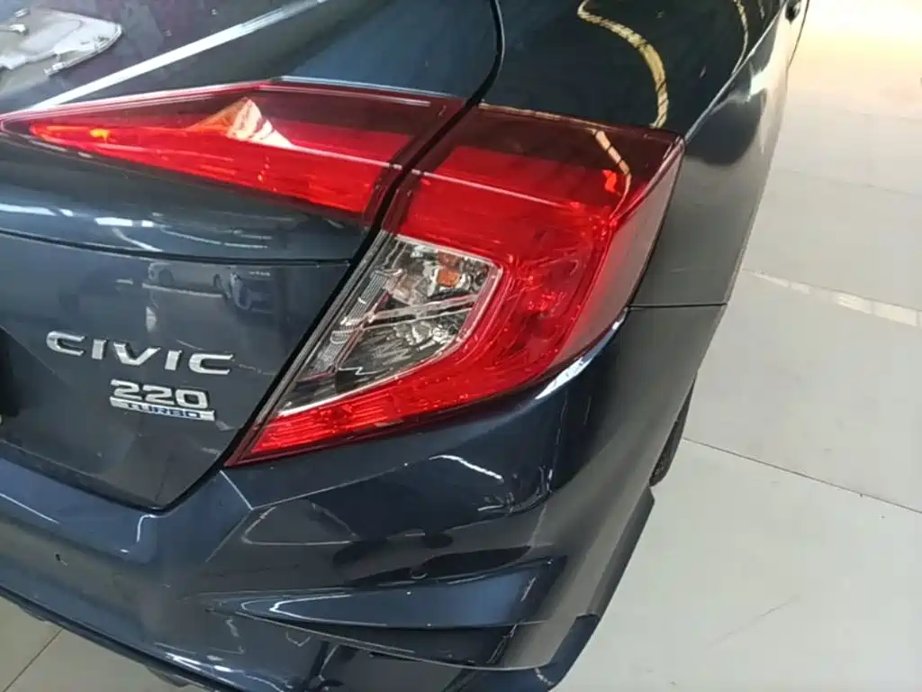 Honda Civic — миниатюра 8