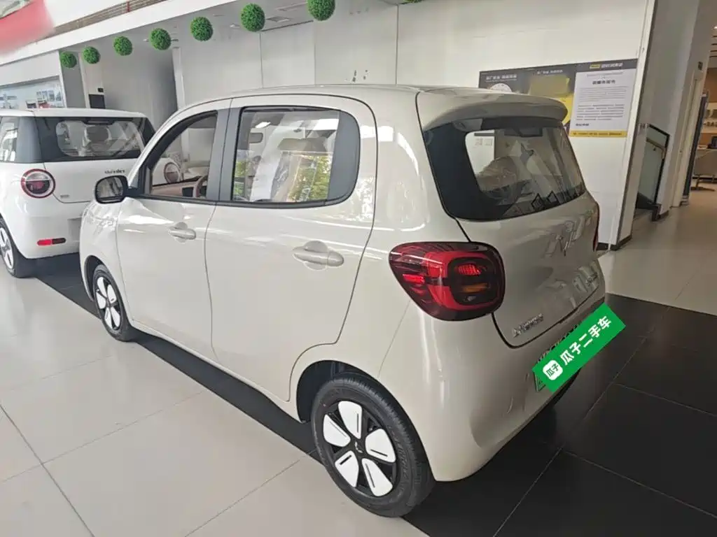 Wuling MINIEV — миниатюра 5