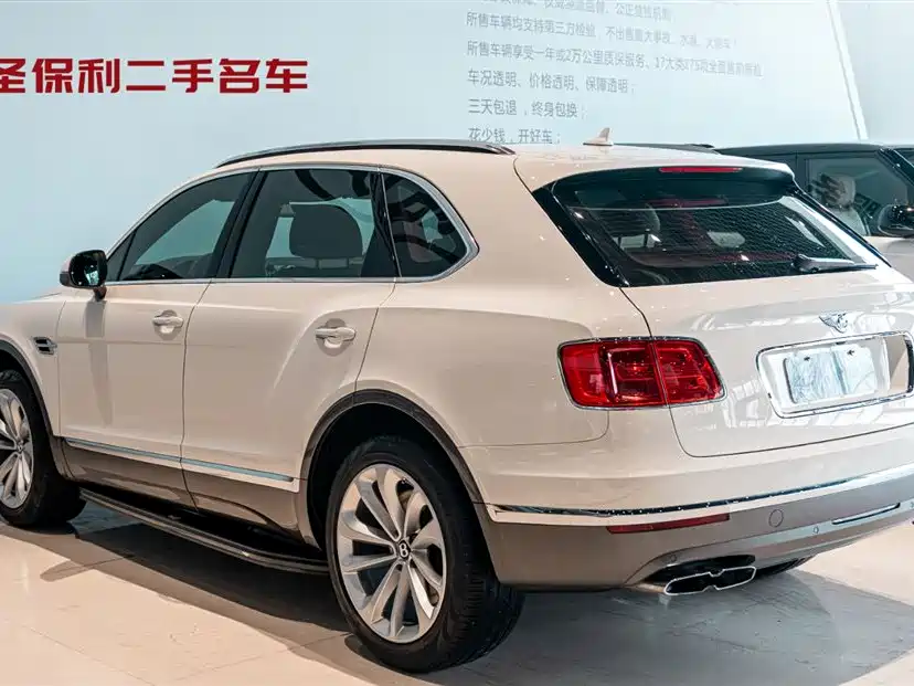 Bentley Bentayga 4.0T V8, фото 3