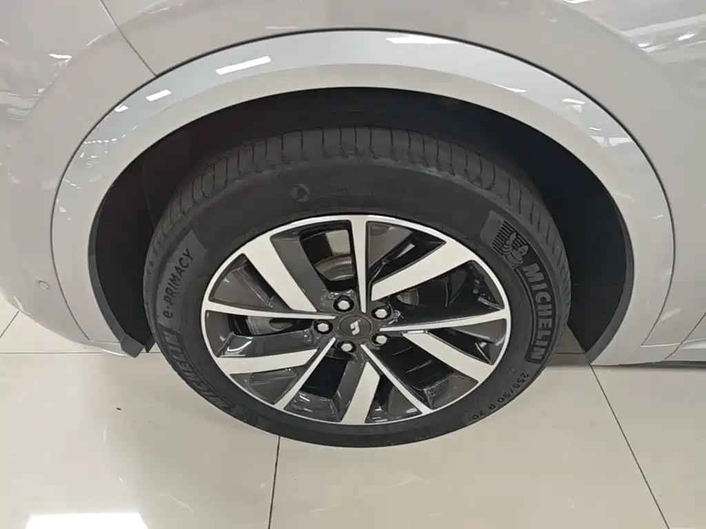 Li Auto Li L8 — миниатюра 23