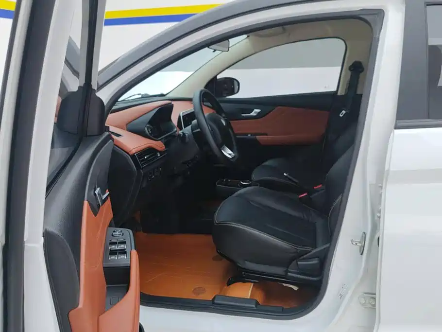 Dongfeng EV YOUNG Guang Xiaoxin — миниатюра 9