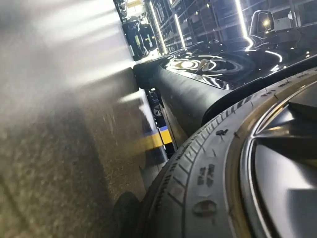 Tesla Model Y — миниатюра 22